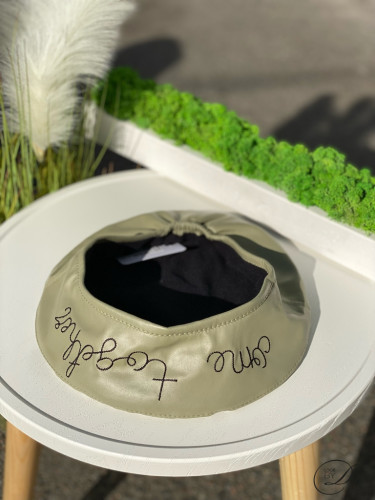 Берет екошкіра вишивка зелений